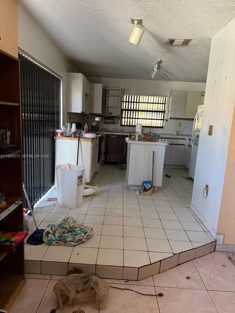 COUNTRY LAKE MANORS SEC 2 - Residential