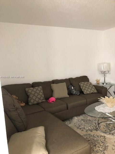 LAUDERDALE OAKS CONDO I - Residential Lease