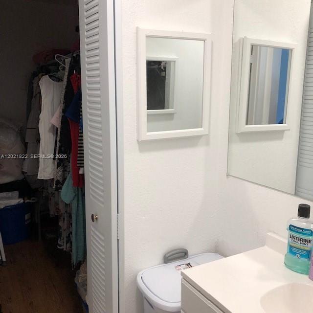 LAUDERDALE OAKS CONDO I - Residential Lease