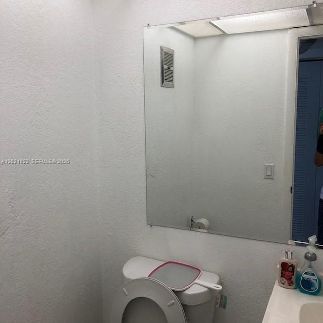 LAUDERDALE OAKS CONDO I - Residential Lease