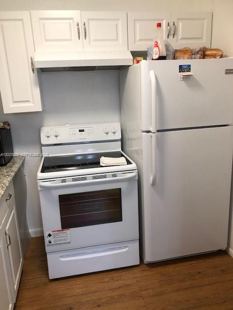 LAUDERDALE OAKS CONDO I - Residential Lease