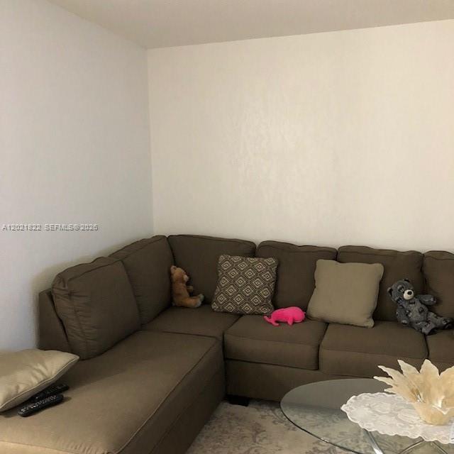 LAUDERDALE OAKS CONDO I - Residential Lease