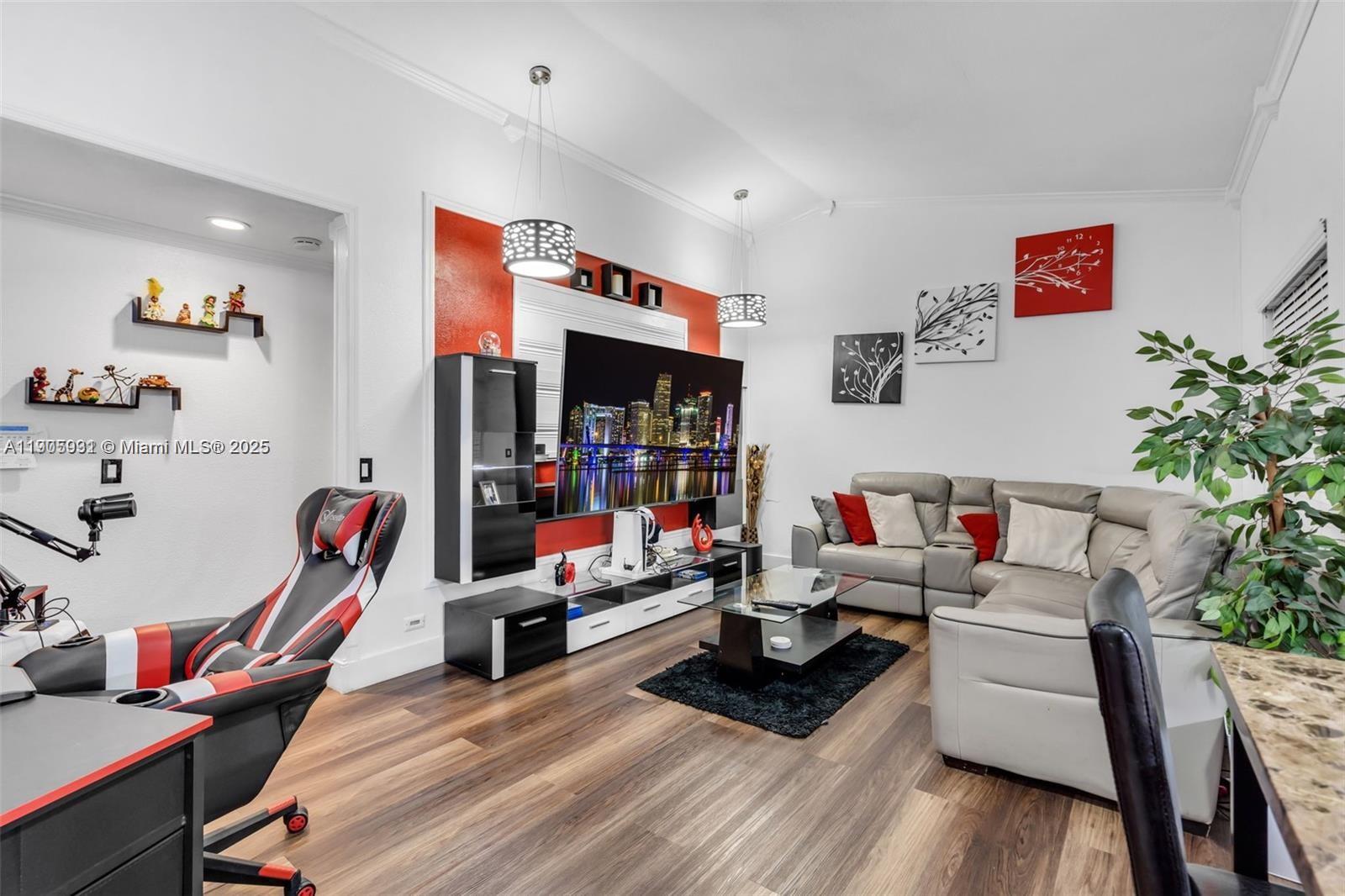 VILLA HOMES AT THE MOORS - Residential