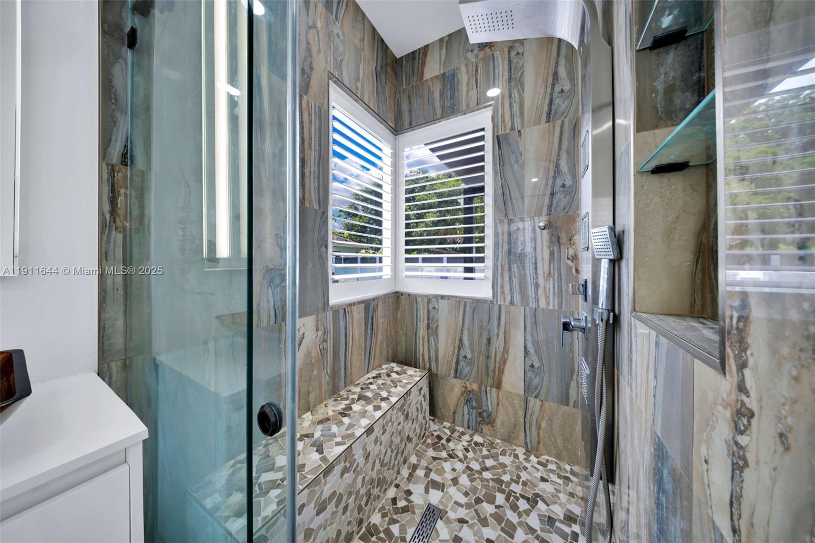 GAVICAR VILLAS - Residential Lease