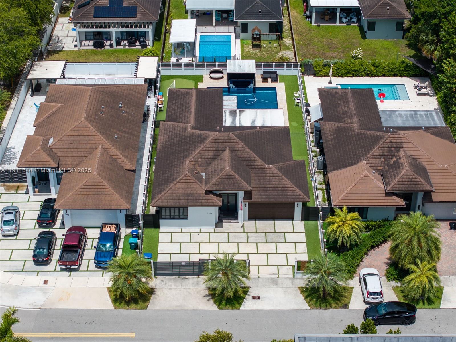 GAVICAR VILLAS - Residential Lease