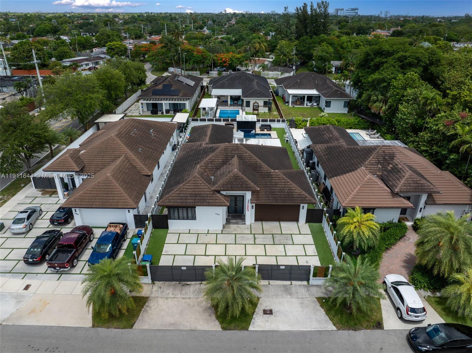 GAVICAR VILLAS - Residential Lease