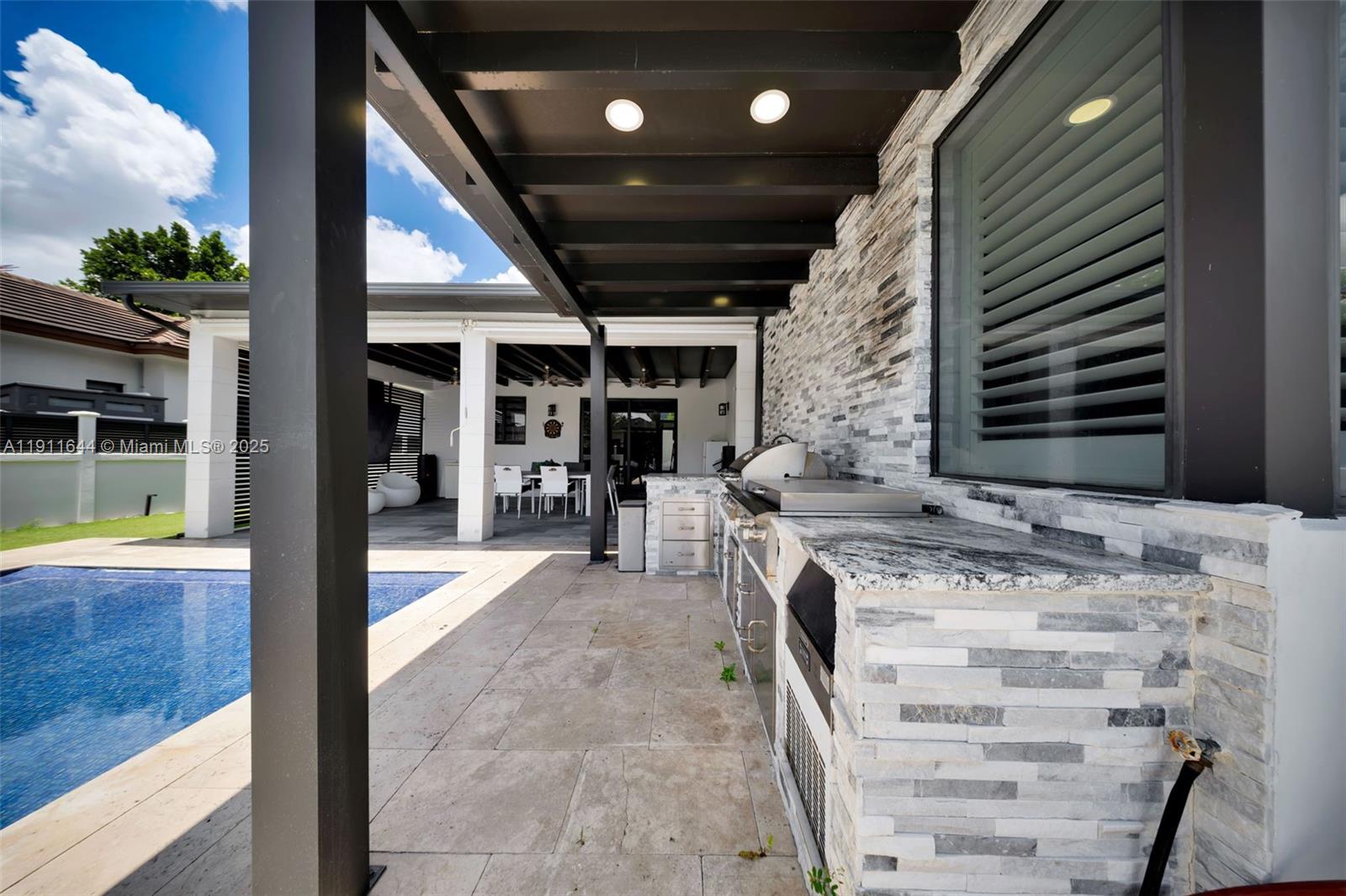 GAVICAR VILLAS - Residential Lease