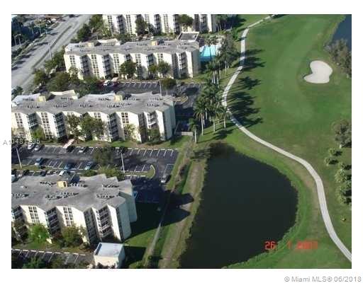 Centrally located, 1 bed and 1 bath on a great community with golf view.