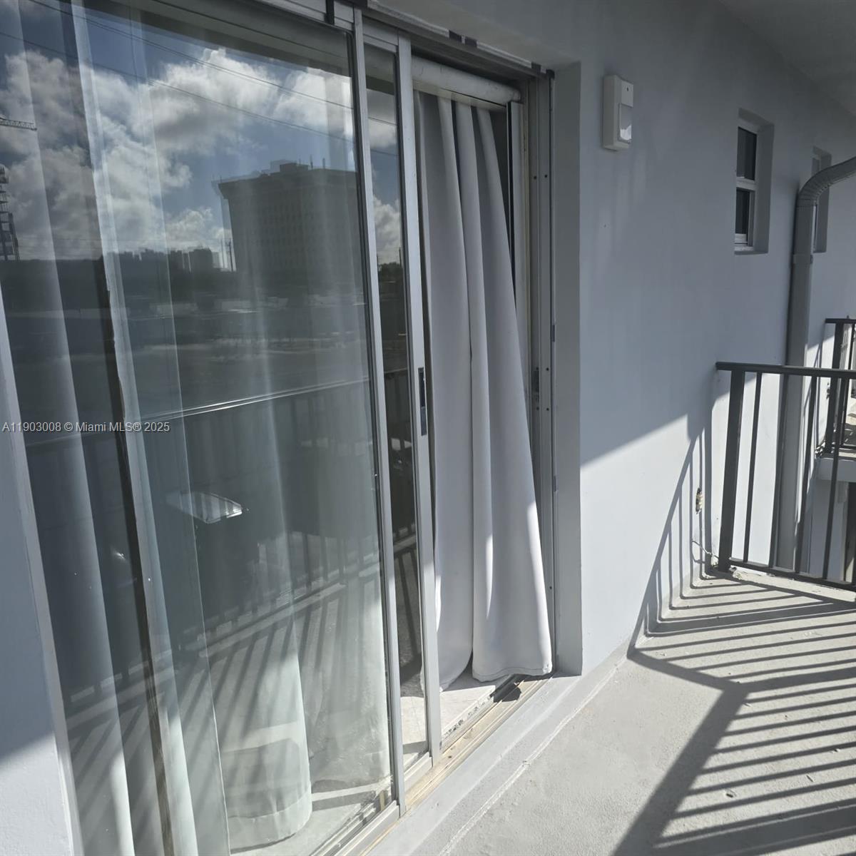 LSOLEI AT HALLANDALE BEAC - Residential Lease