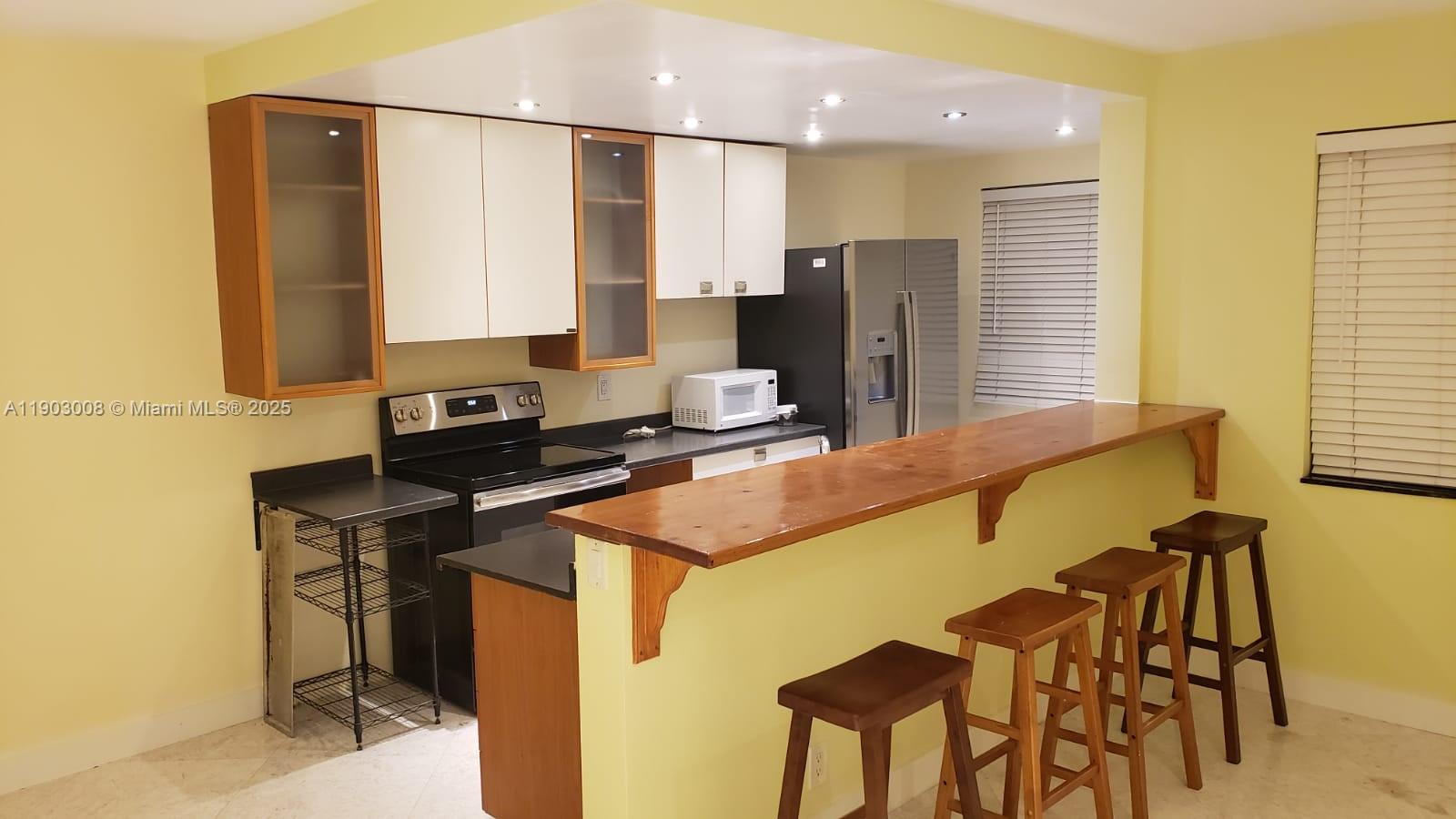 LSOLEI AT HALLANDALE BEAC - Residential Lease