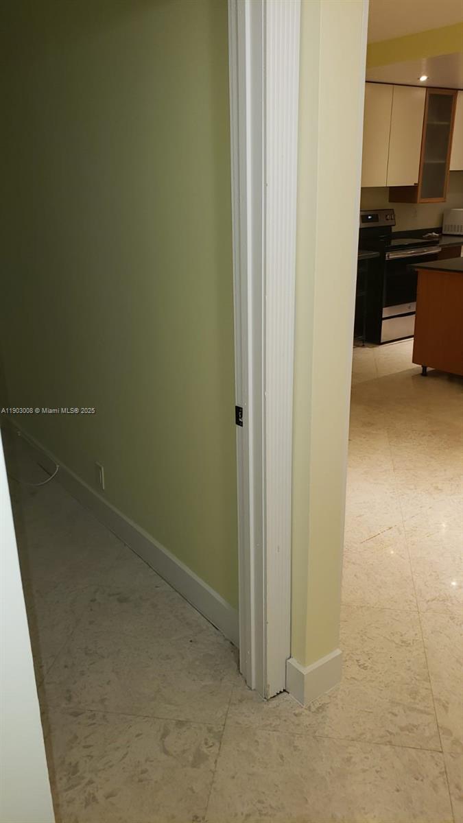 LSOLEI AT HALLANDALE BEAC - Residential Lease