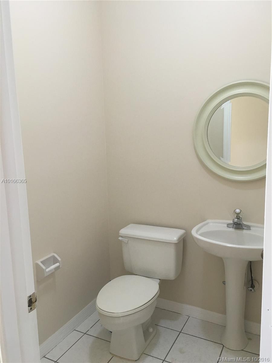 P A At West Sunset - Residential Lease