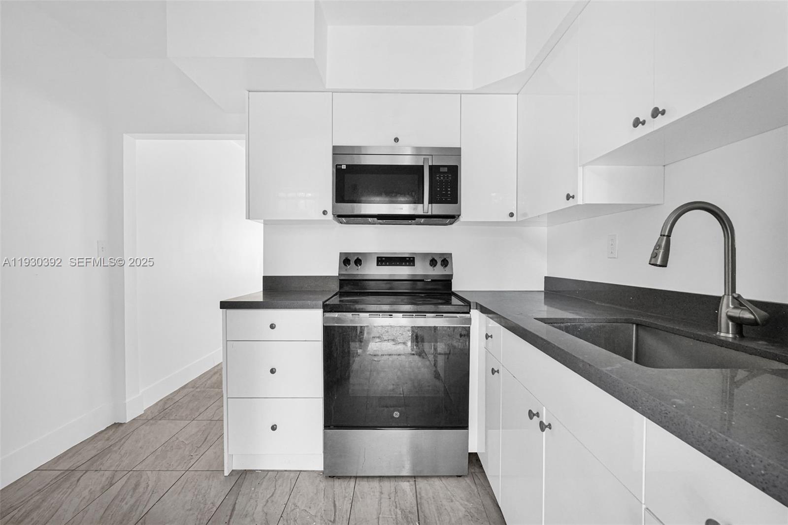 ARCH CREEKS ESTATES - Residential Lease