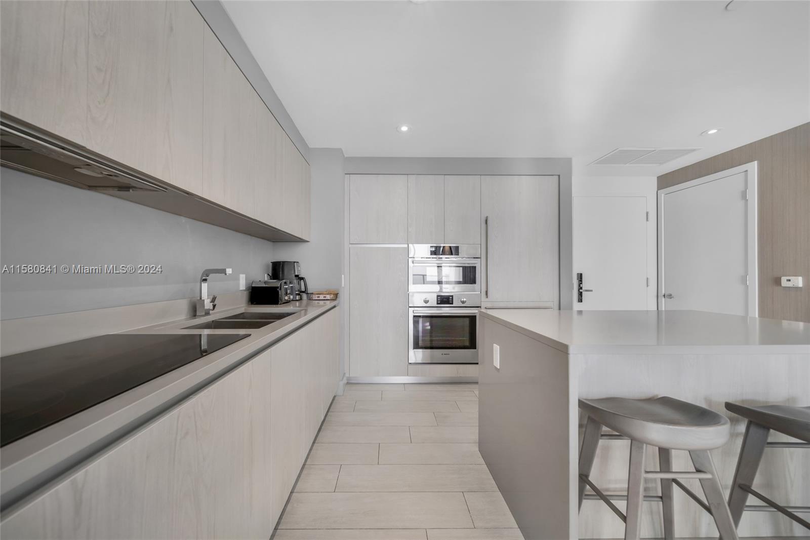 4010 SOUTH OCEAN CONDO - Residential Lease