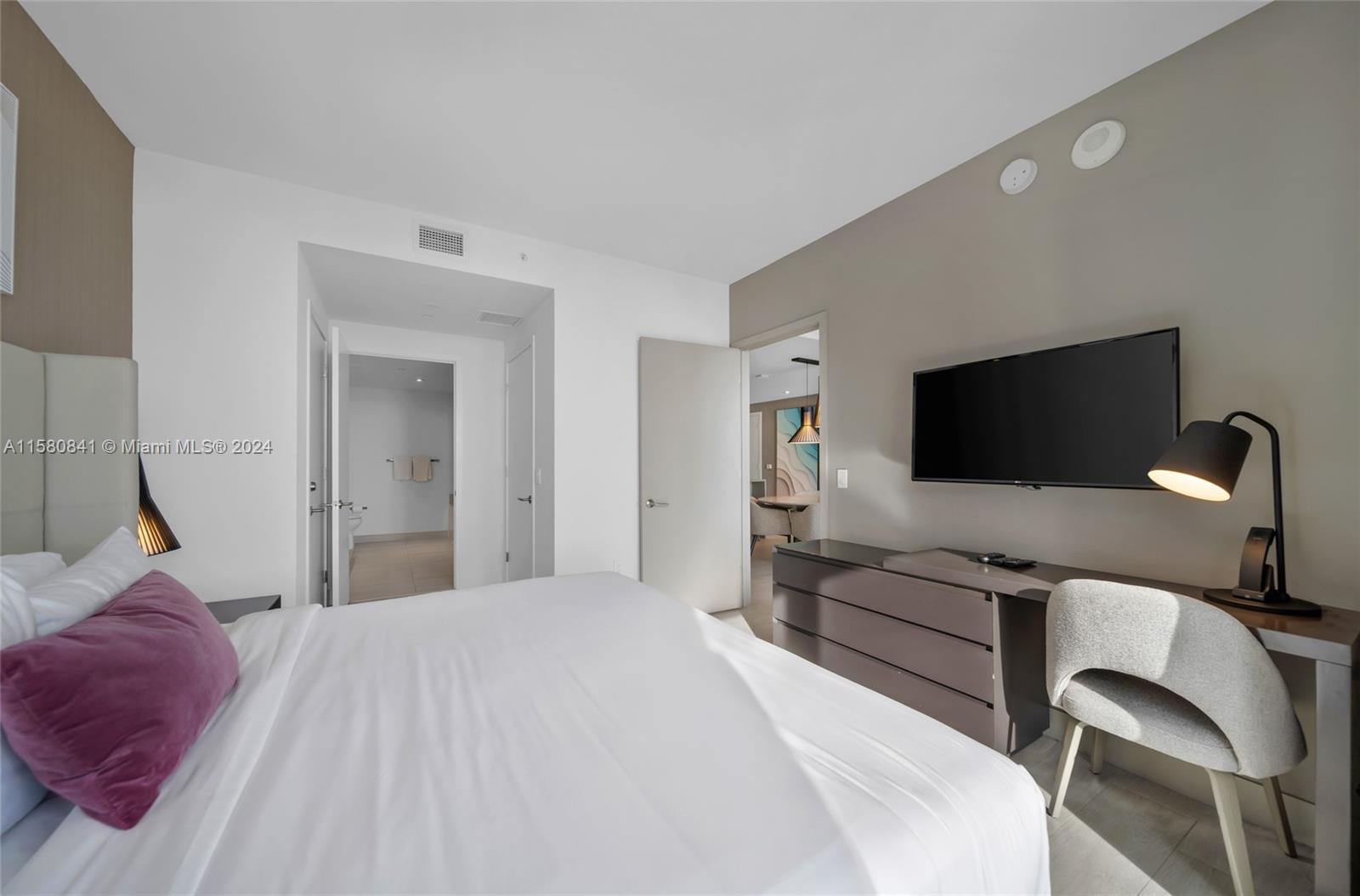 4010 SOUTH OCEAN CONDO - Residential Lease