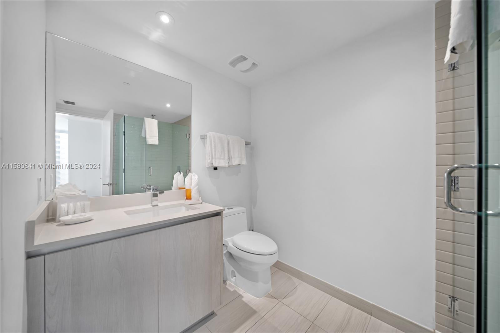 4010 SOUTH OCEAN CONDO - Residential Lease