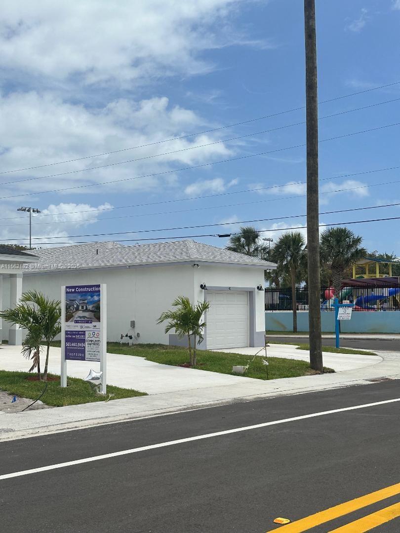 CHERRY HILLS - Residential