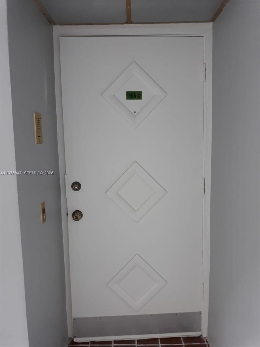 SECOND GULFSTREAM GARDEN - Residential Lease