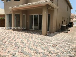 DORAL ISLES CATALINA - Residential