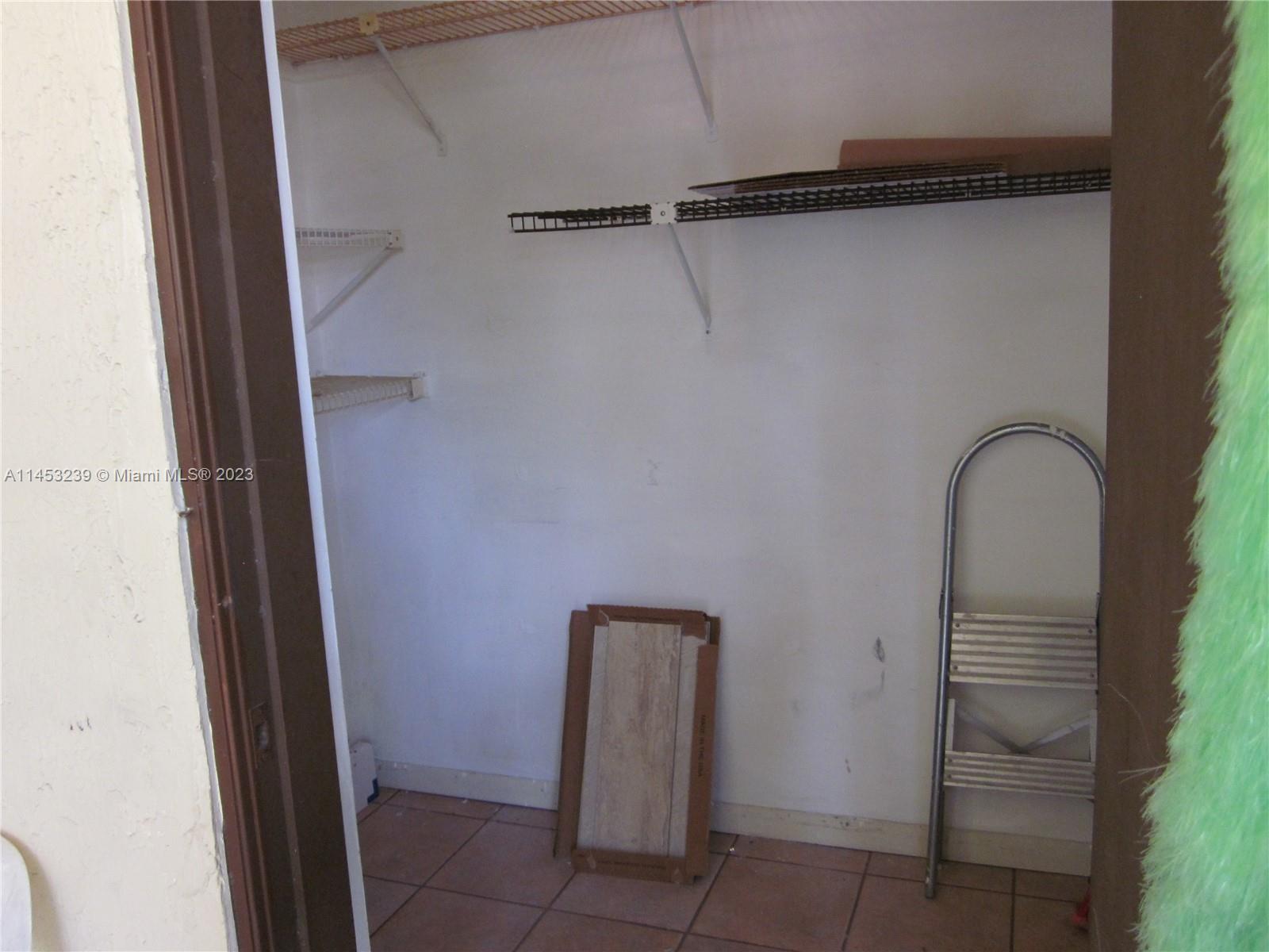 KENLAND BEND NORTH CONDO - Residential Lease