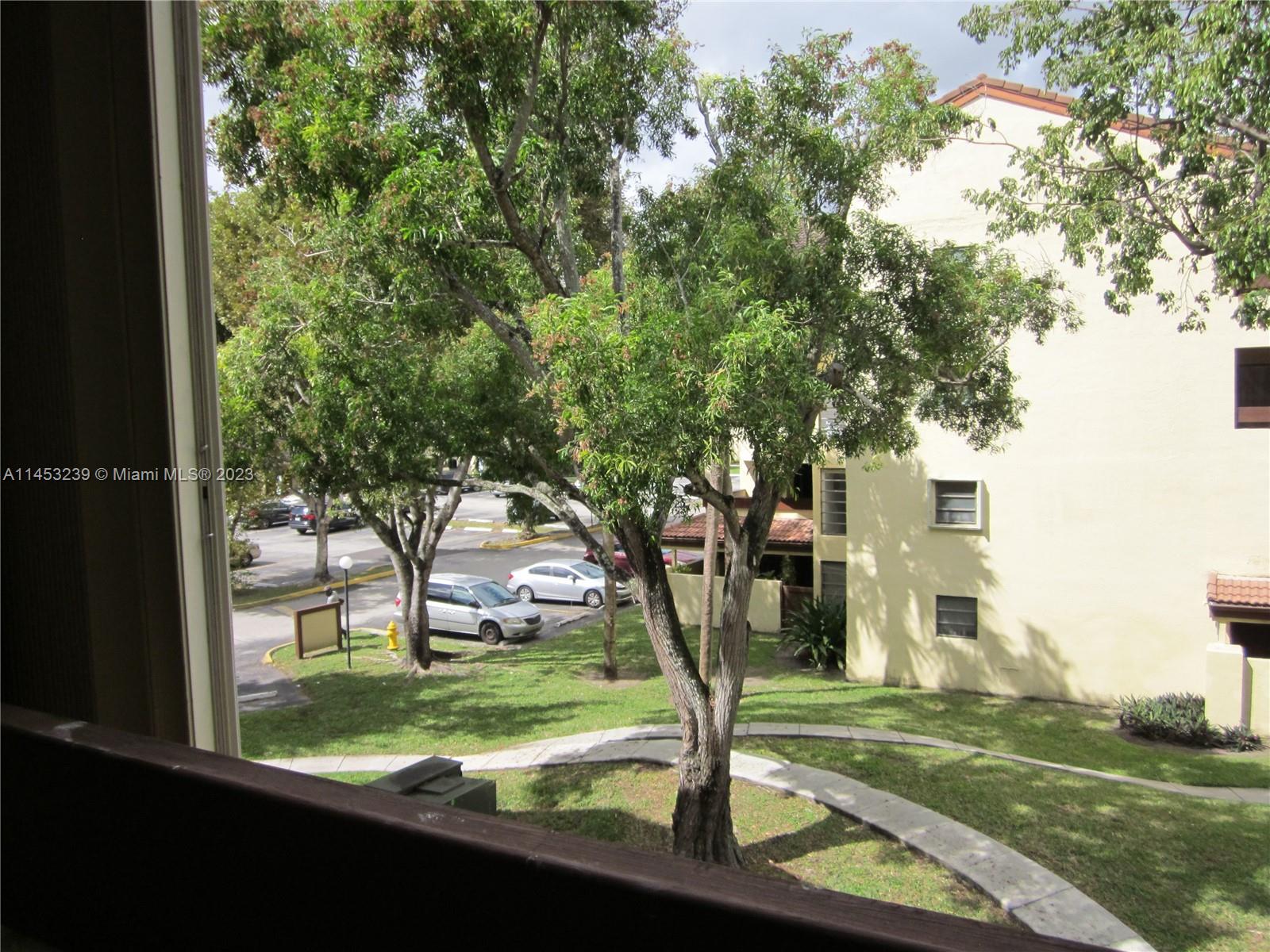 KENLAND BEND NORTH CONDO - Residential Lease