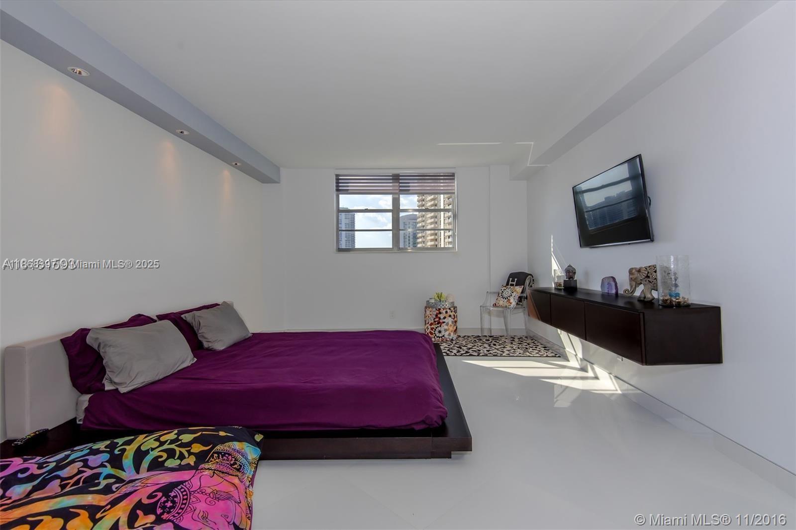 OCEANVIEW BUILDING A COND - Residential Lease