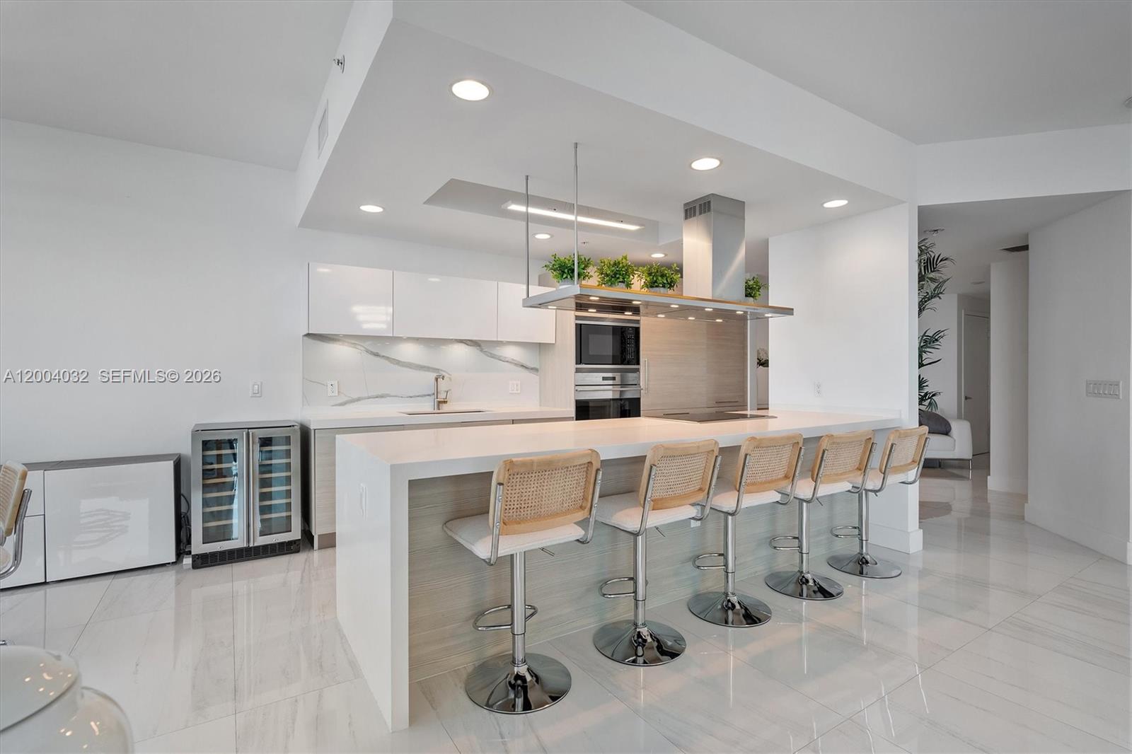 MARINA PALMS RESIDENCES N - Residential