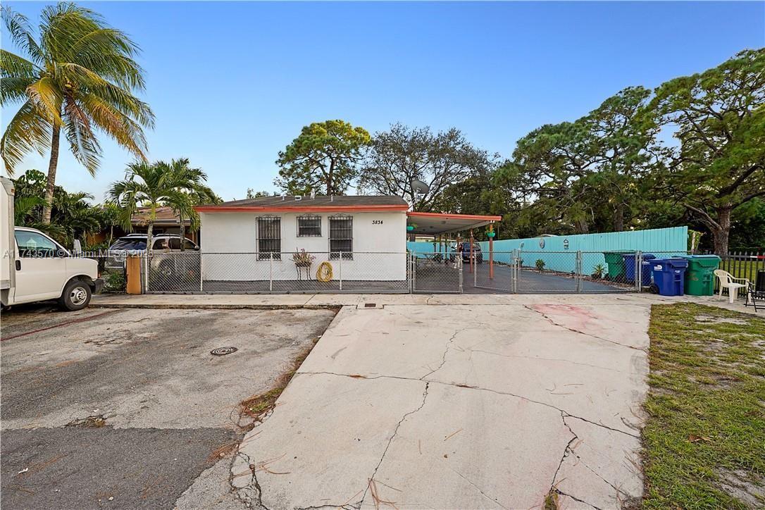 Property for Sale at 3834 Nw 213th St, Miami Gardens, Broward County, Florida - Bedrooms: 4 
Bathrooms: 2  - $420,000