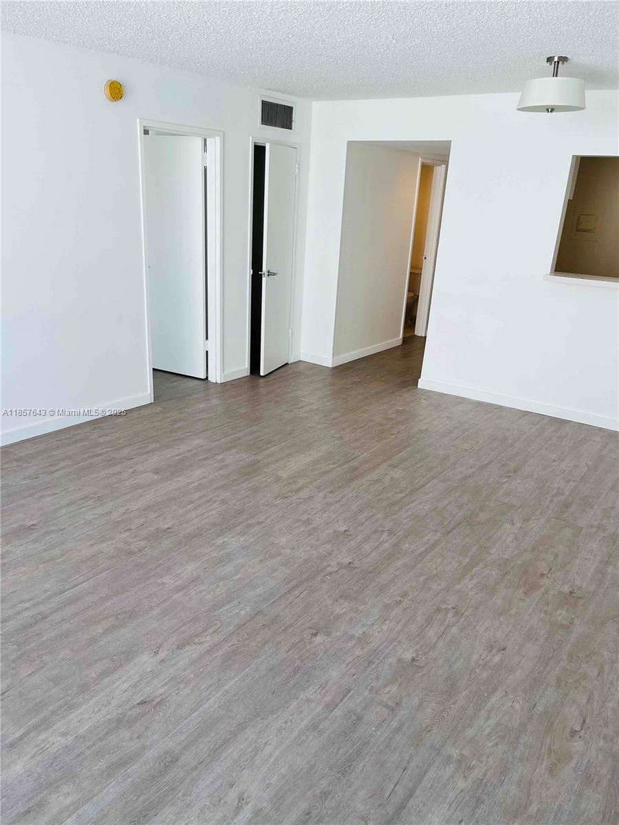 1228 West Ave 1407