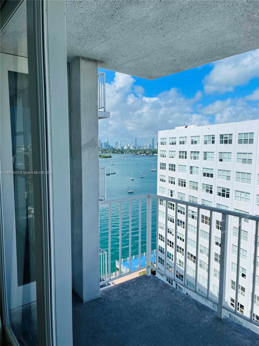 1228 West Ave 1407