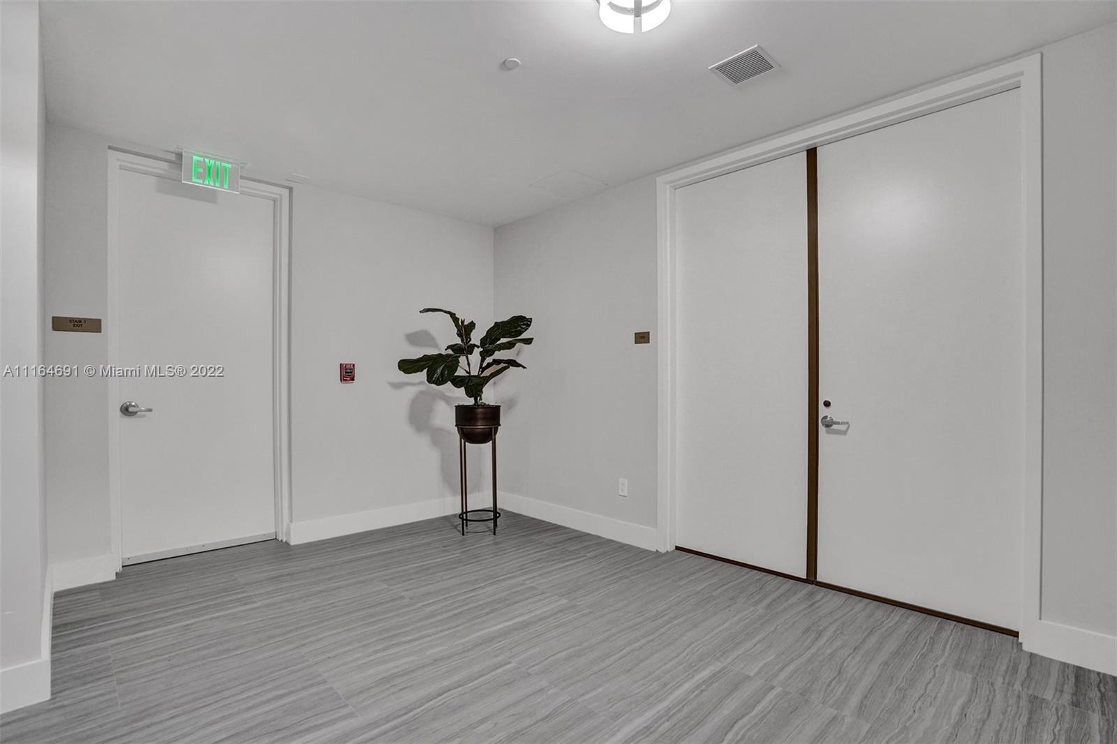 18975 COLLINS CONDO - Residential