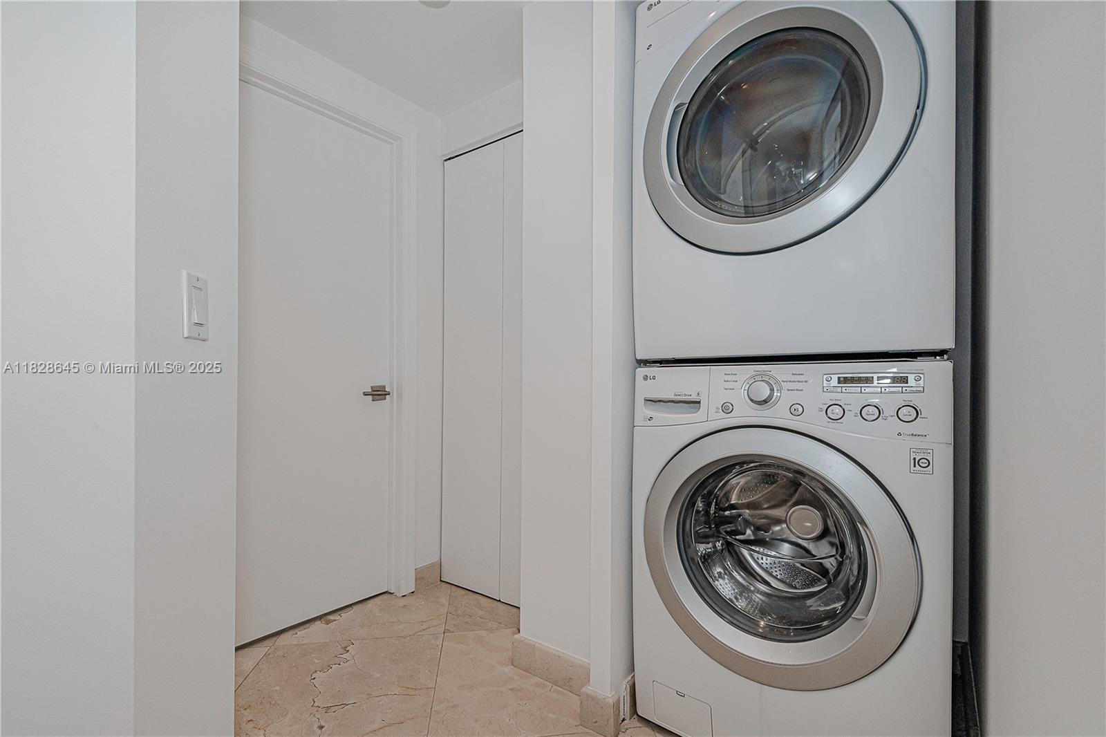 BLUE DIAMOND CONDO - Residential Lease