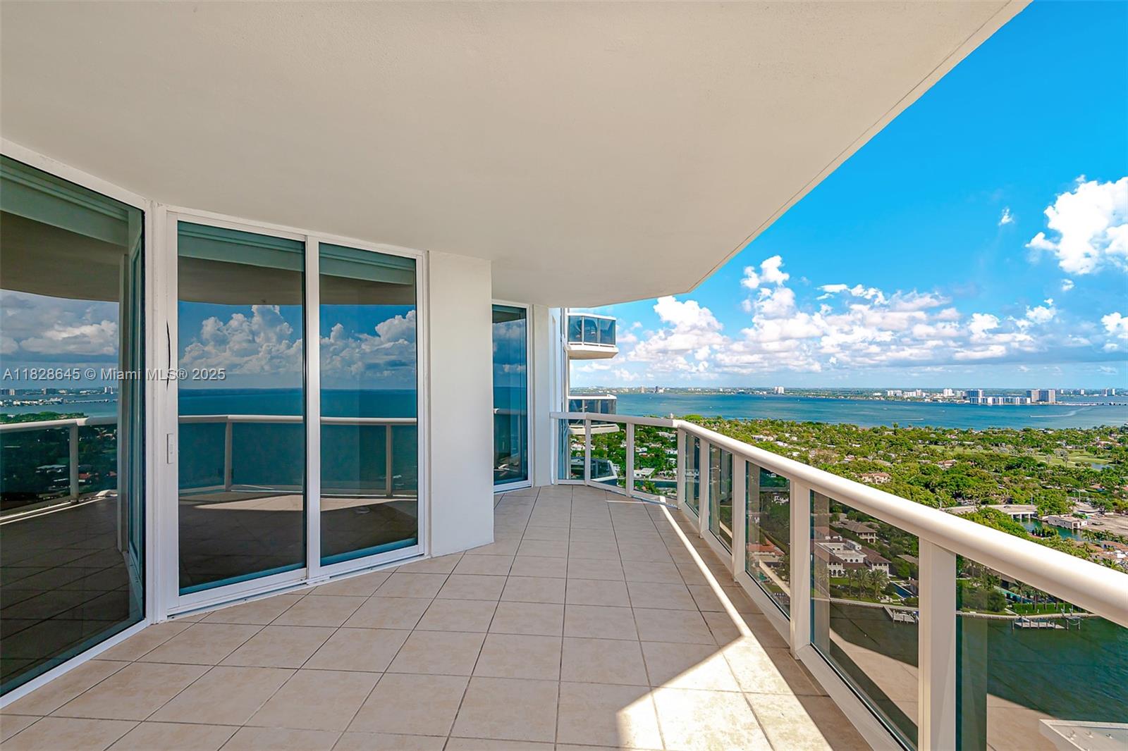 4779 Collins Ave 3308