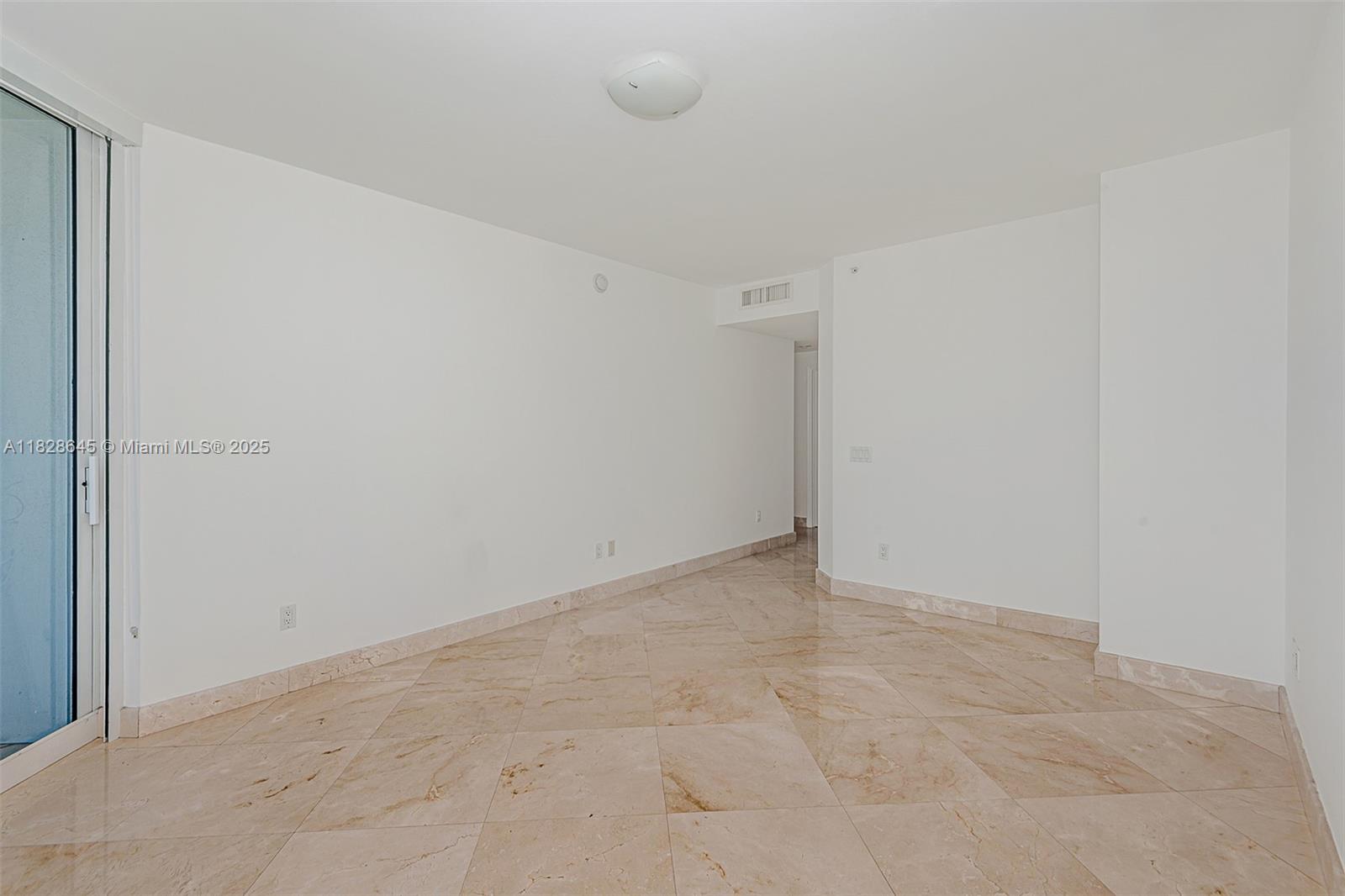 BLUE DIAMOND CONDO - Residential Lease