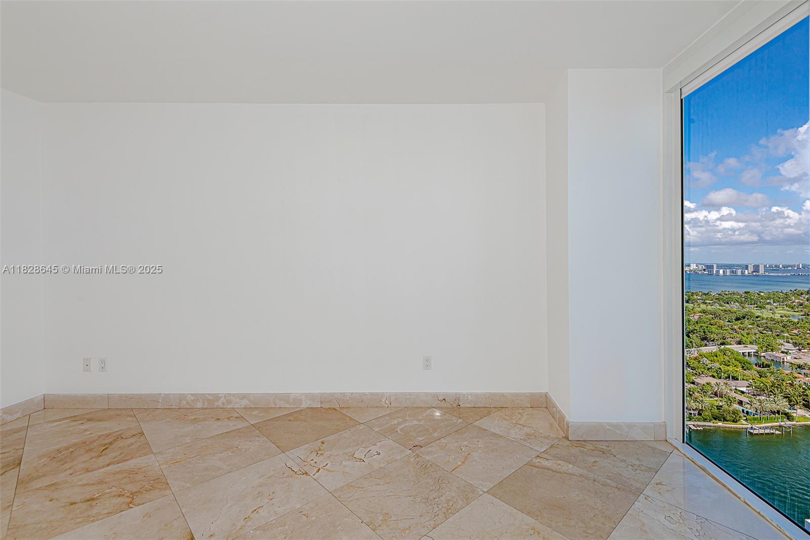 BLUE DIAMOND CONDO - Residential Lease