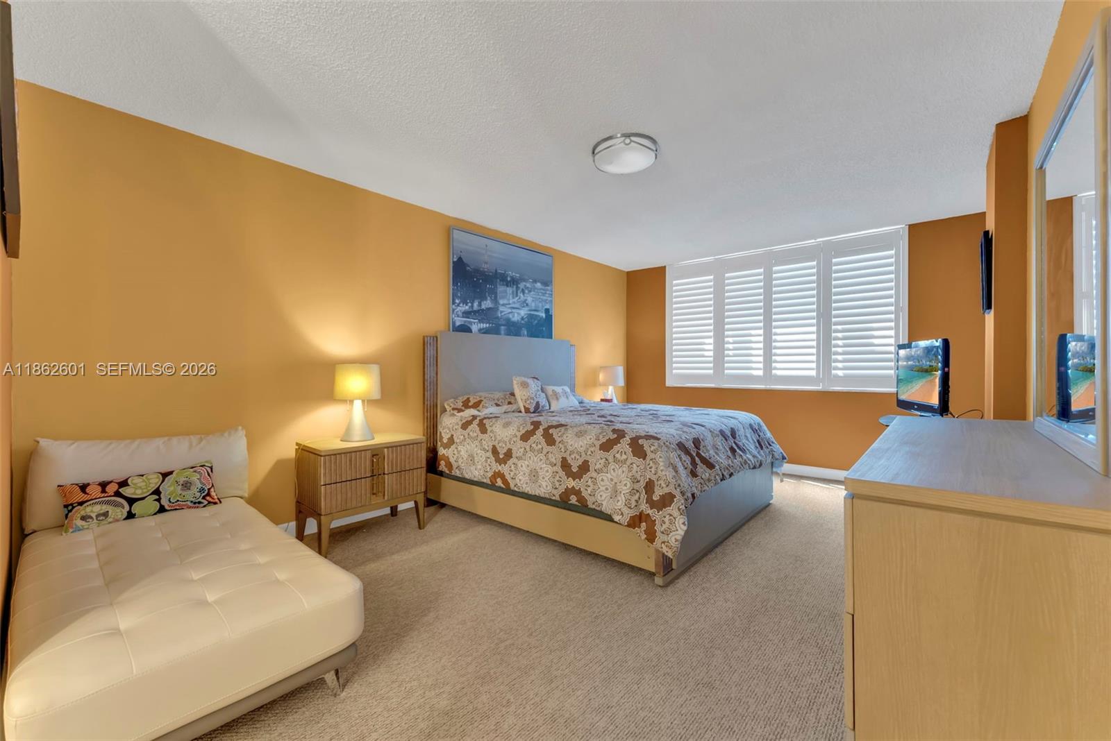 HILLCREST EAST NO 25 COND - Residential