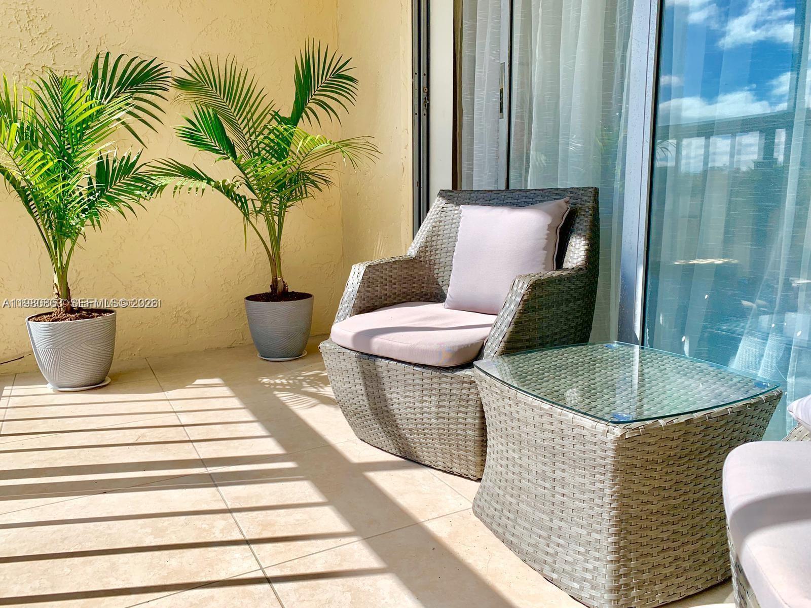 DE SOTO PARK CONDO - Residential Lease