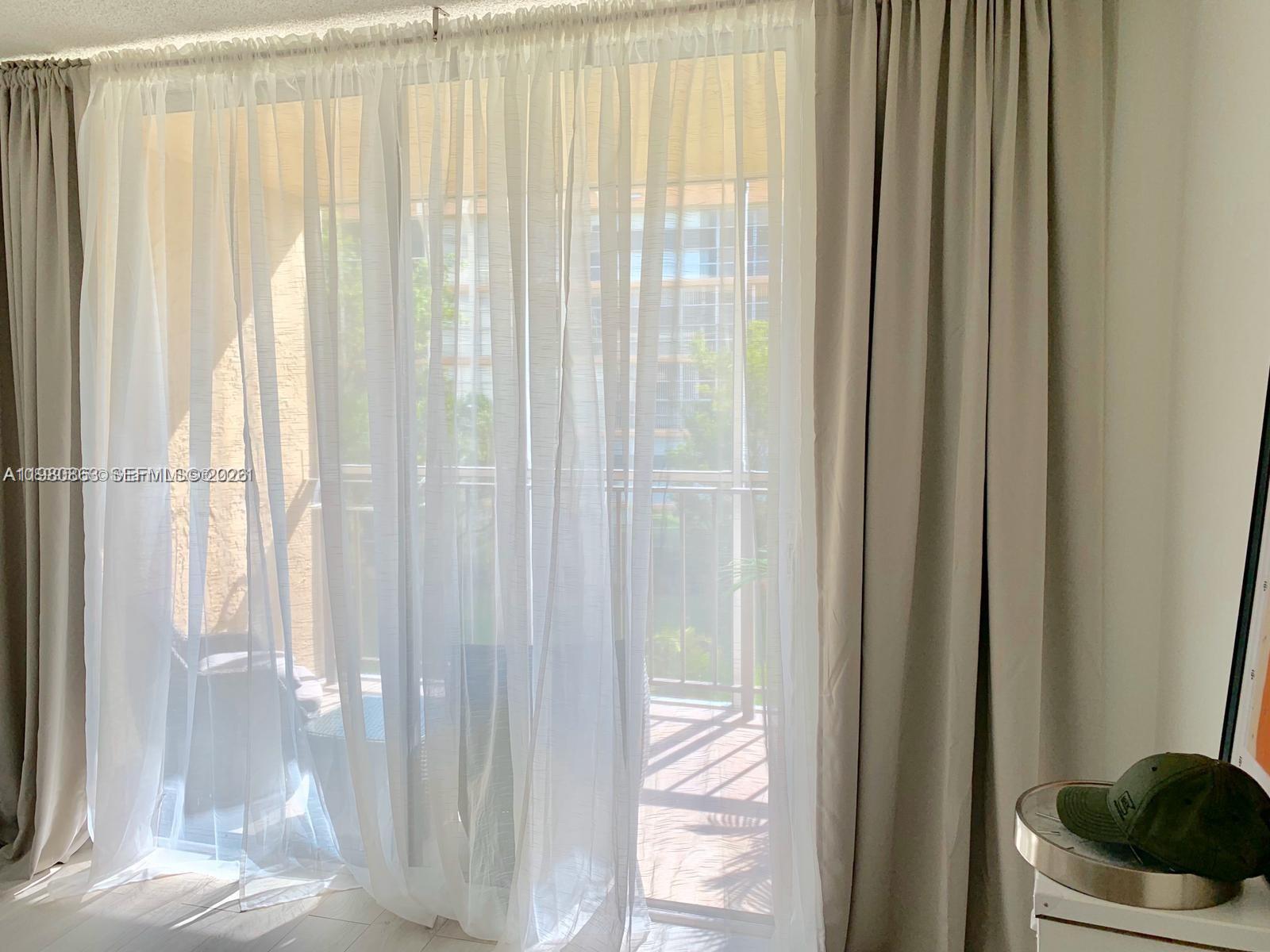 DE SOTO PARK CONDO - Residential Lease