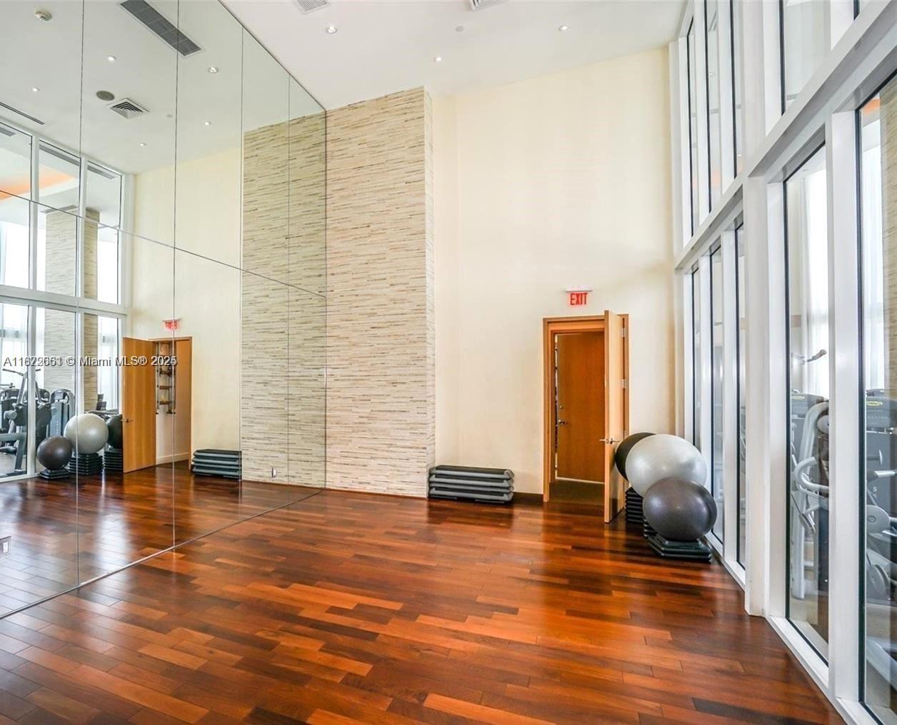 TDR TOWER II CONDO - Residential