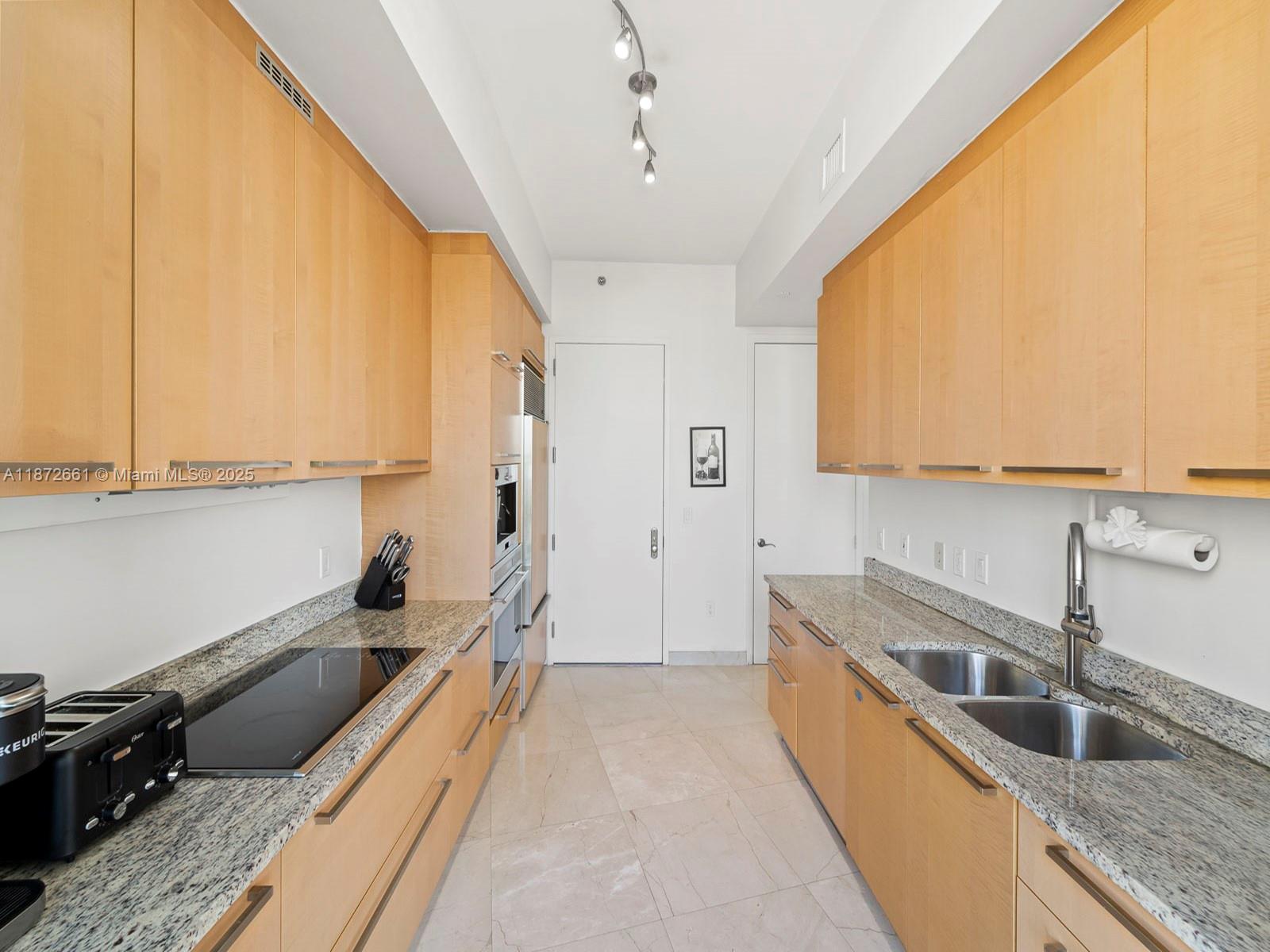 TDR TOWER II CONDO - Residential