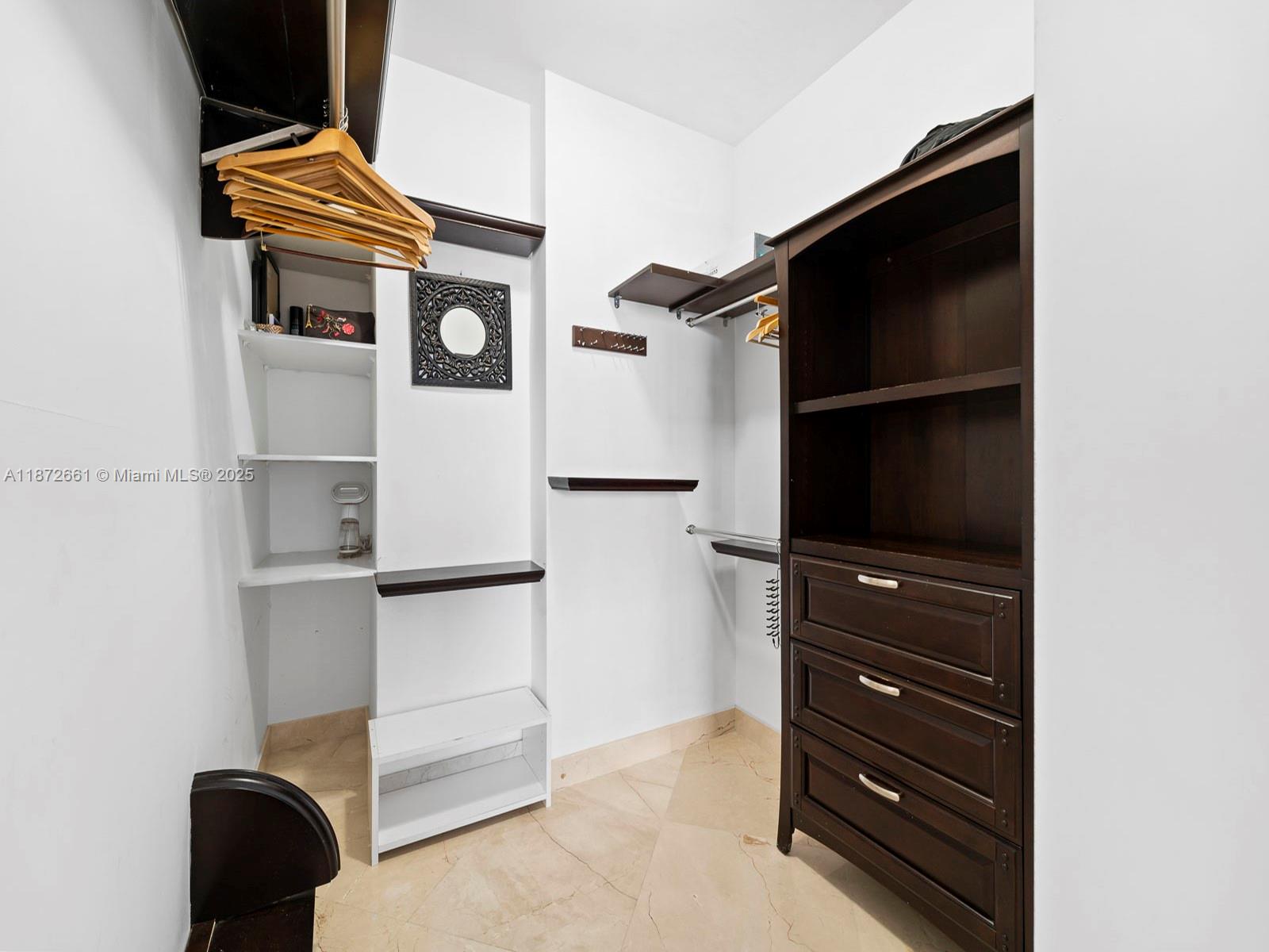 TDR TOWER II CONDO - Residential