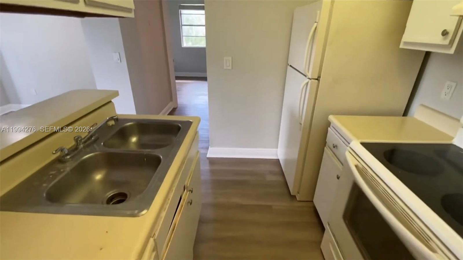 ROYAL POINCIANA CONDO - Residential Lease