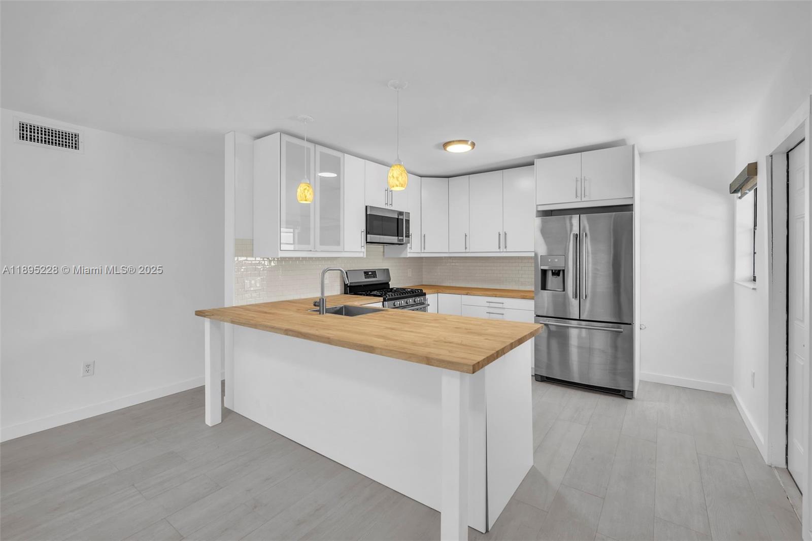 CHATEAU GROVE CONDO - Residential Lease