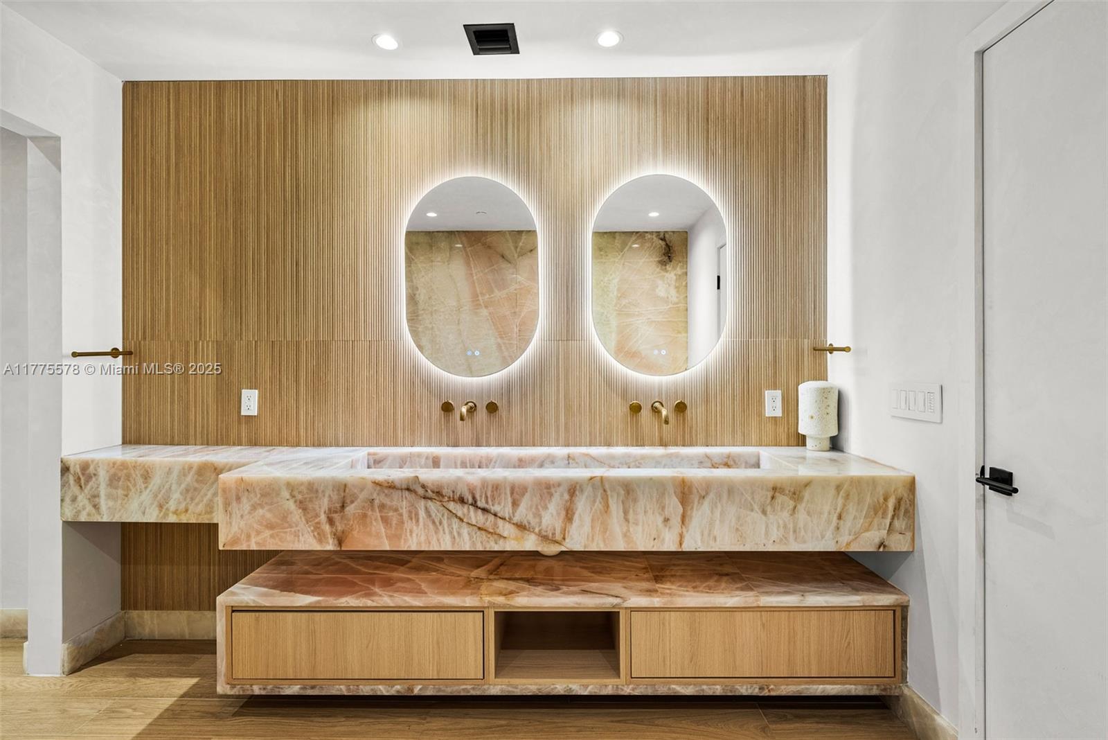 THE ELYSEE CONDO - Residential