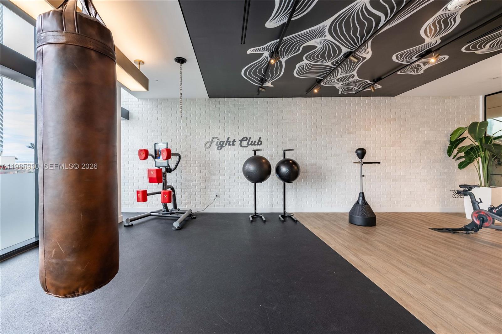 MIAMI WORLDCENTER - Residential Lease