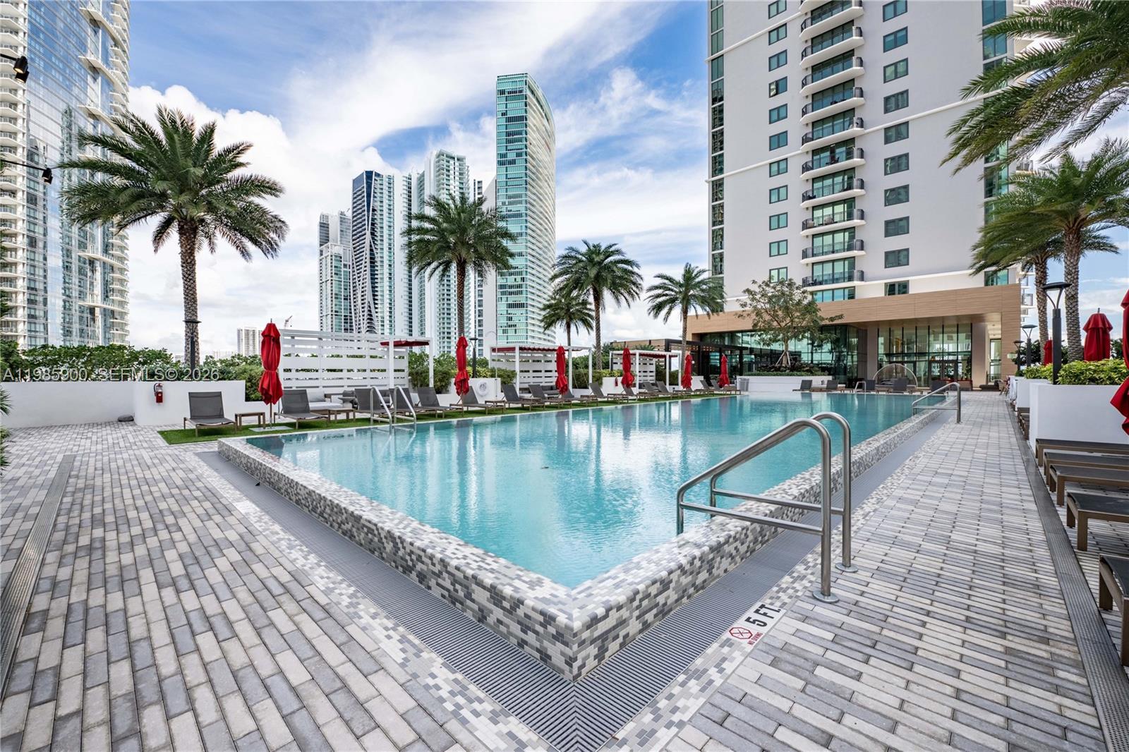 MIAMI WORLDCENTER - Residential Lease