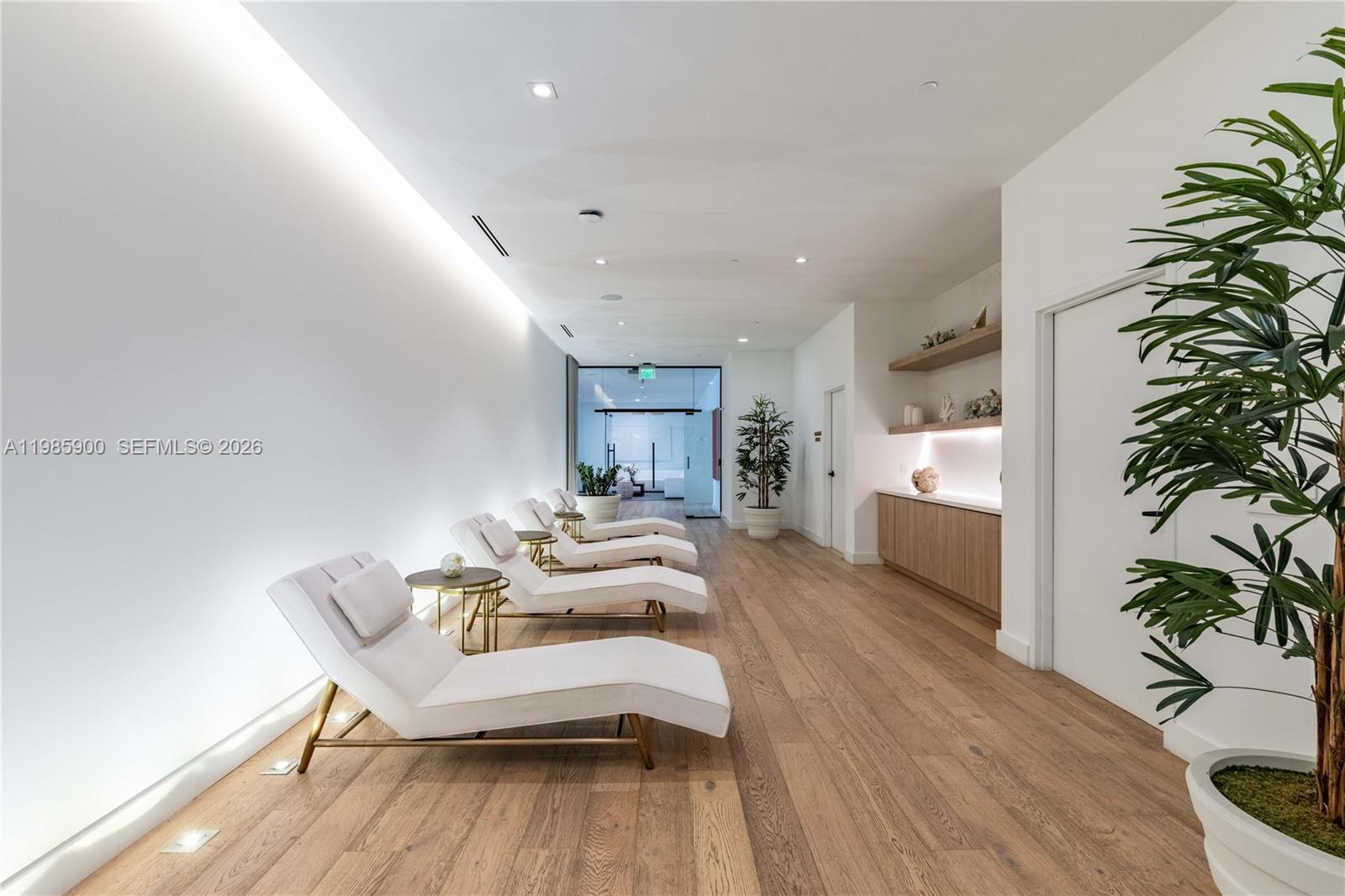 MIAMI WORLDCENTER - Residential Lease