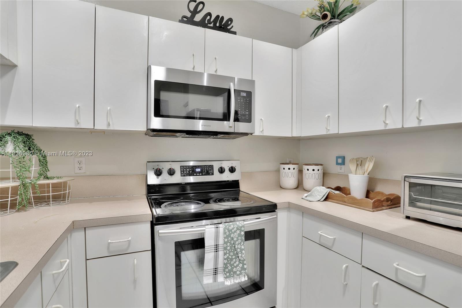 Photo 9 of 36 of 1362 NW 126th Way 1362 townhome