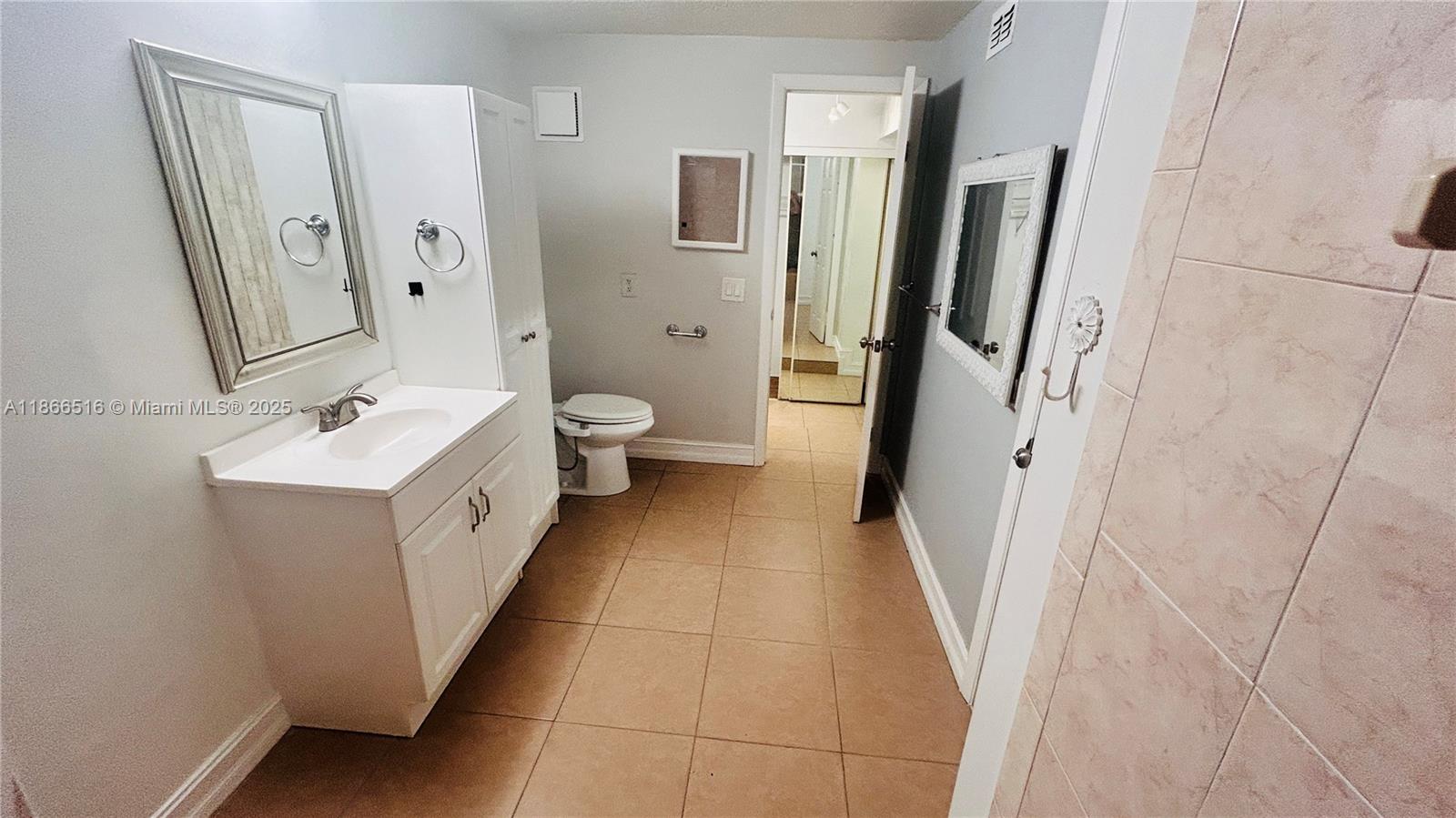 EVERGLADES SUGAR & LAND - Residential Lease