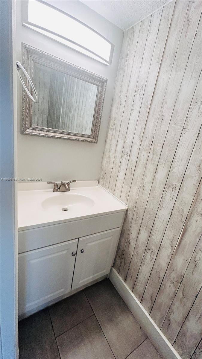 EVERGLADES SUGAR & LAND - Residential Lease